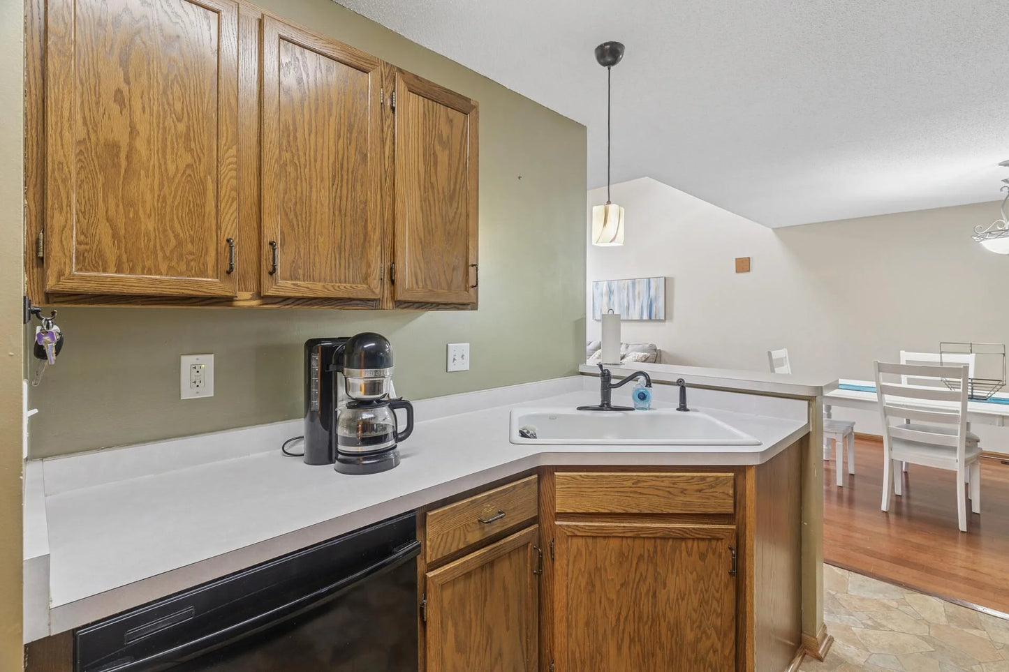 102 Primrose Court, Vadnais Heights, MN 55127