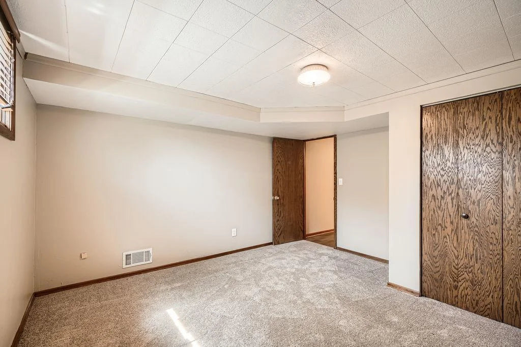 10150 Oak Shore Drive, Lakeville, MN 55044