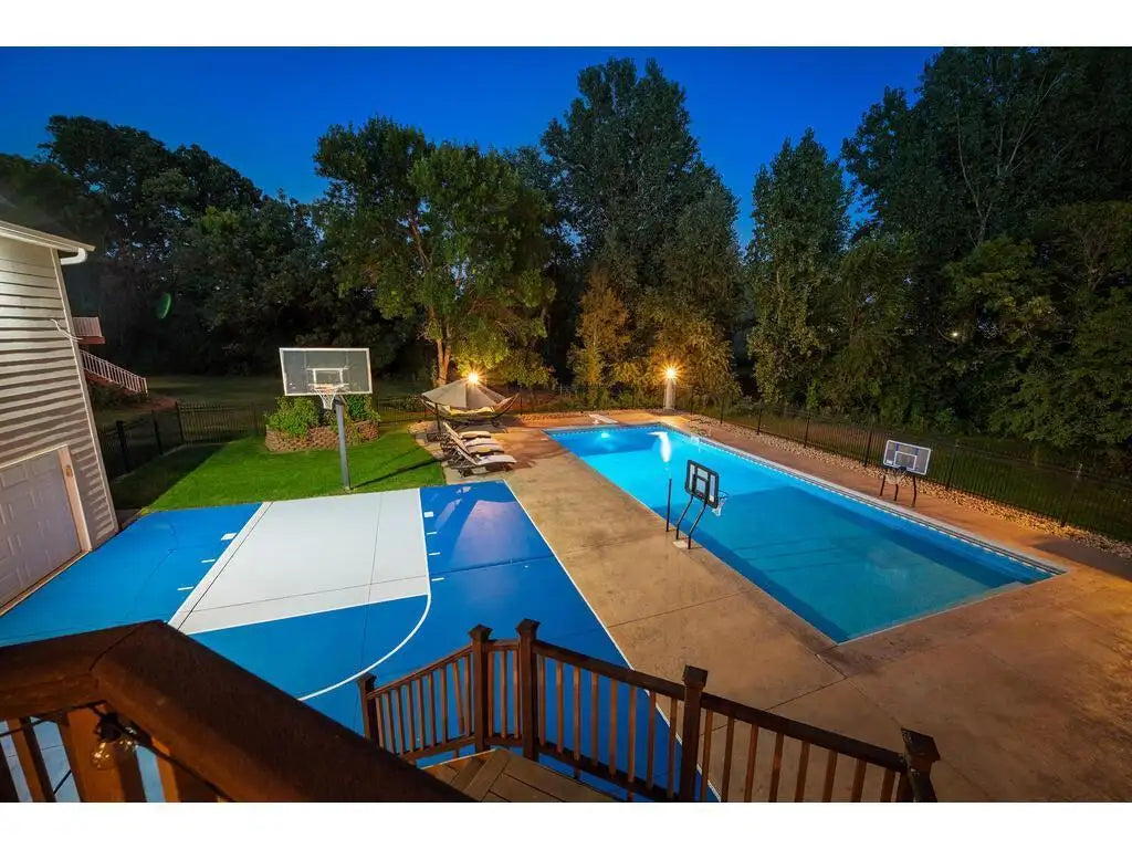 2012 Pine Ridge Drive, West Saint Paul, MN 55118