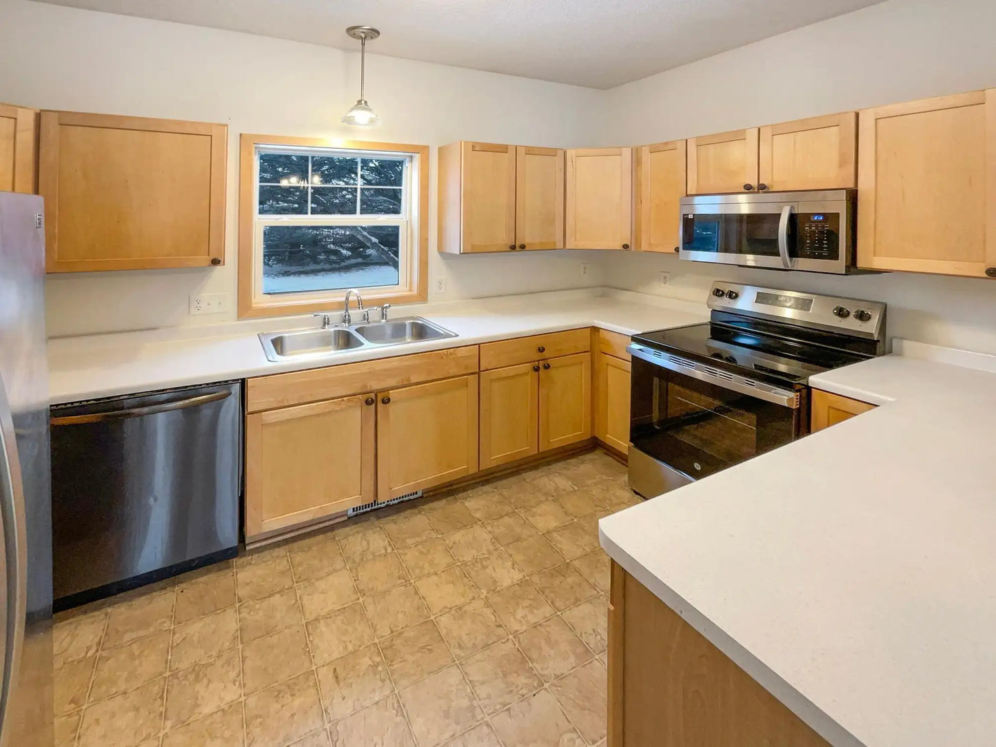 1137 Barclay Street, Saint Paul, MN 55106