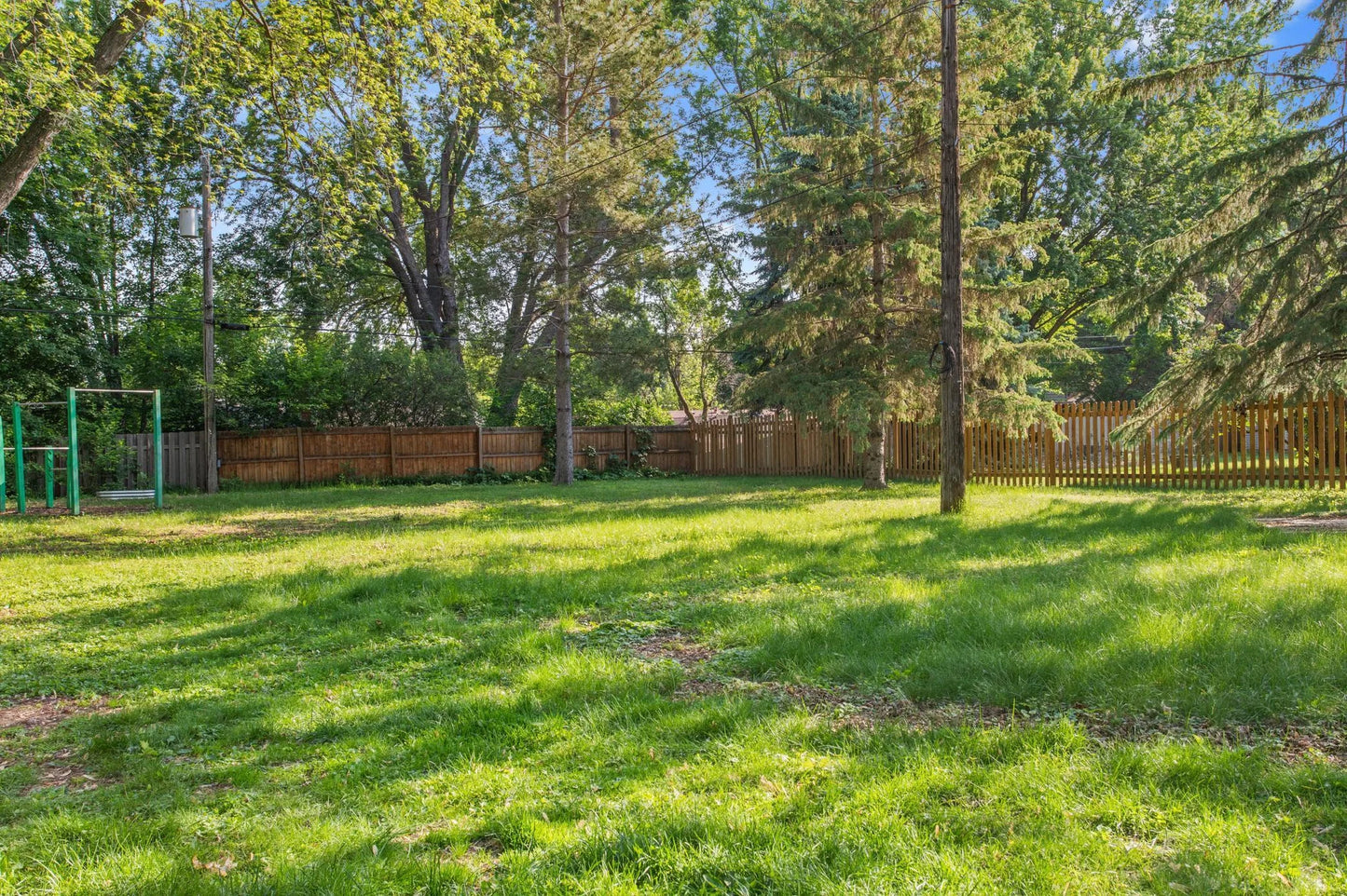1015 County Road B2 , Roseville, MN 55113