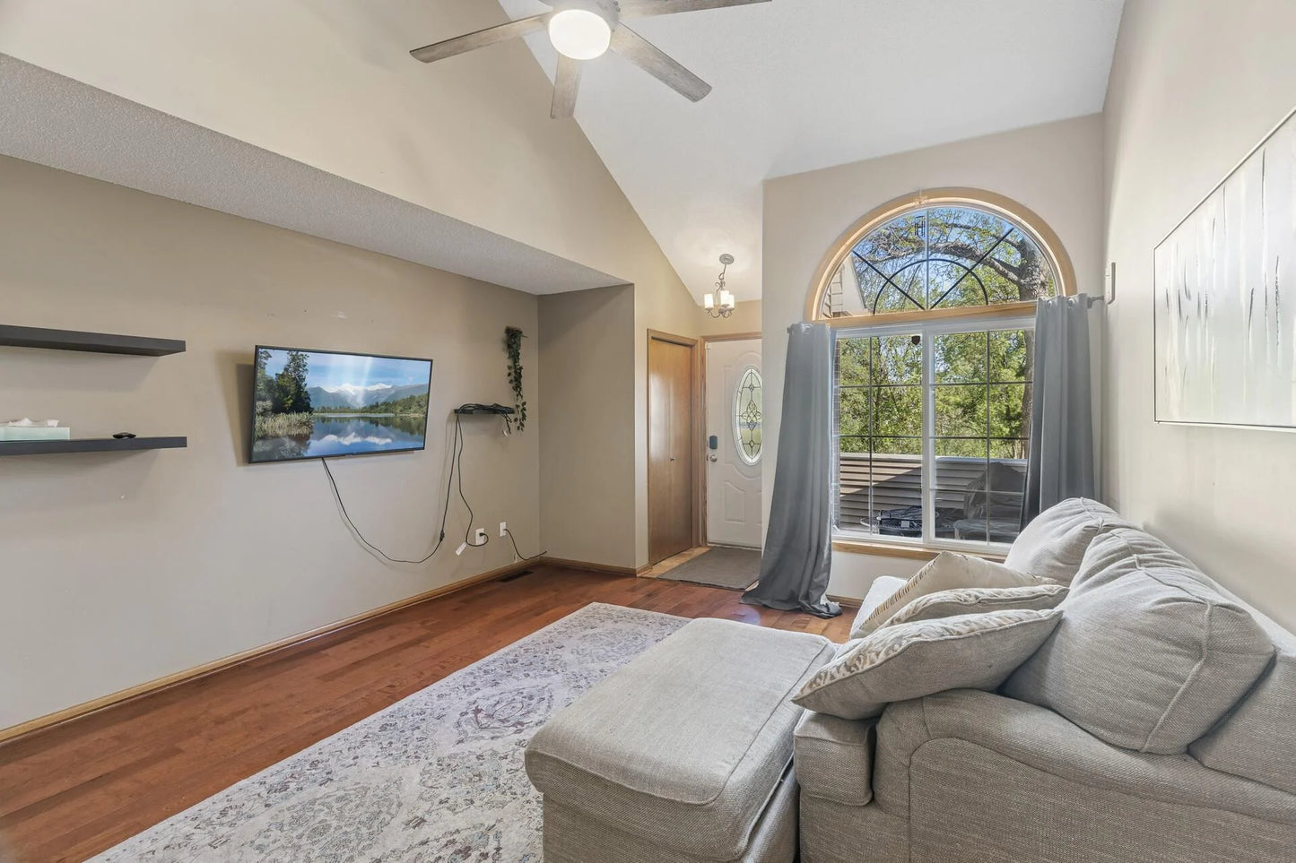 102 Primrose Court, Vadnais Heights, MN 55127