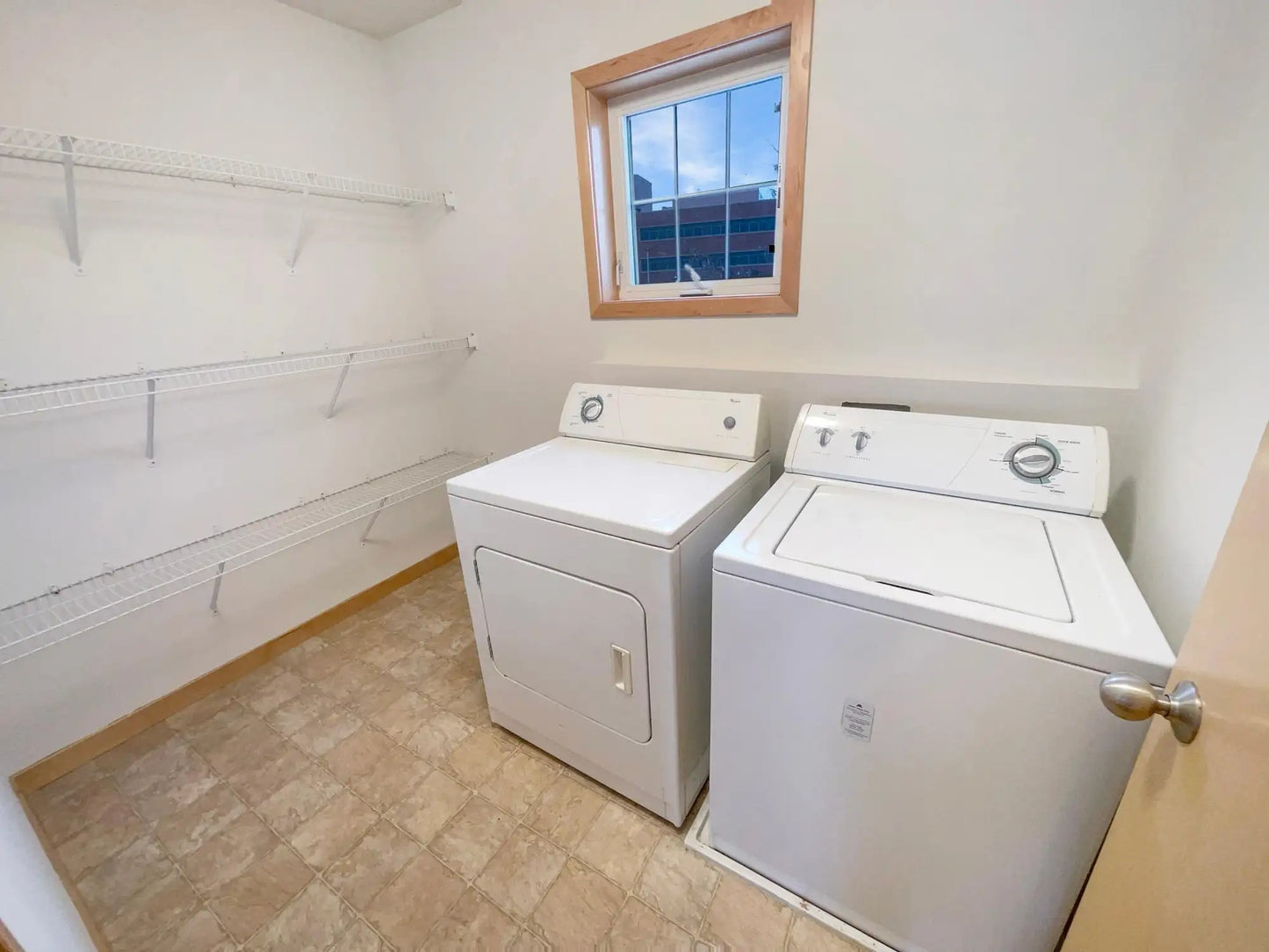 1137 Barclay Street, Saint Paul, MN 55106