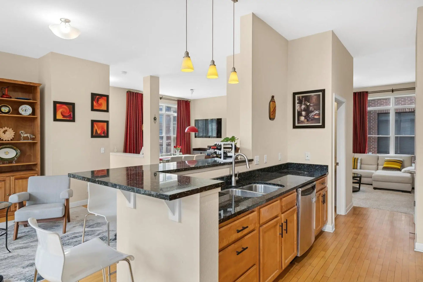 831 River Mews Court, Minneapolis, MN 55414