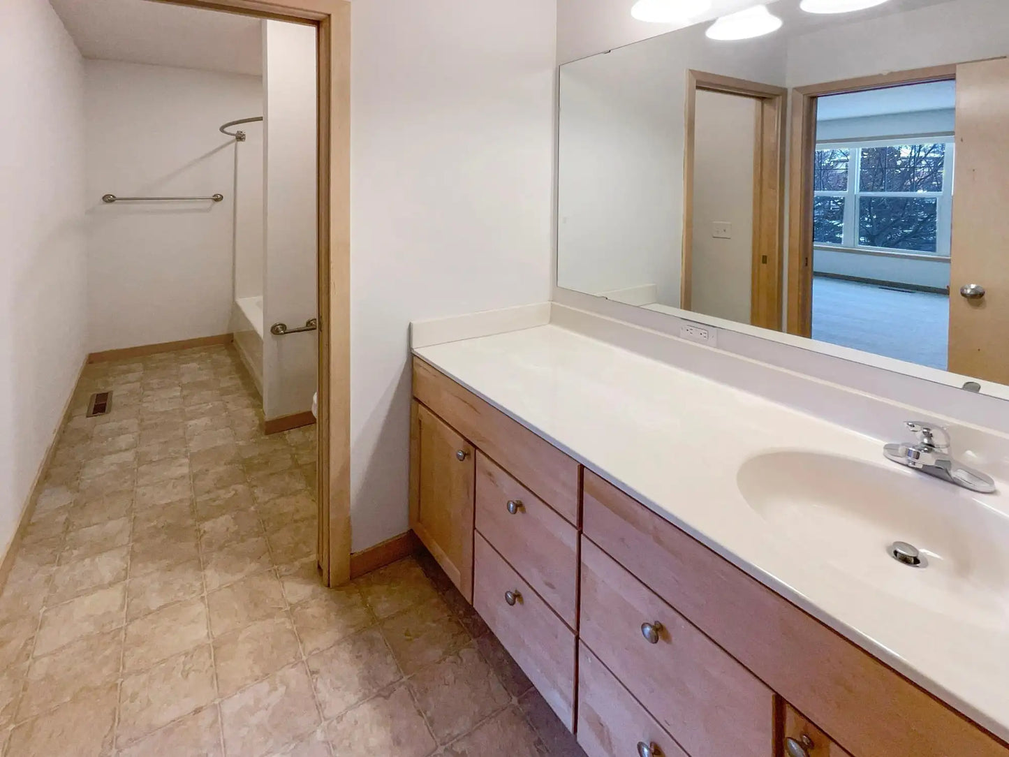 1137 Barclay Street, Saint Paul, MN 55106