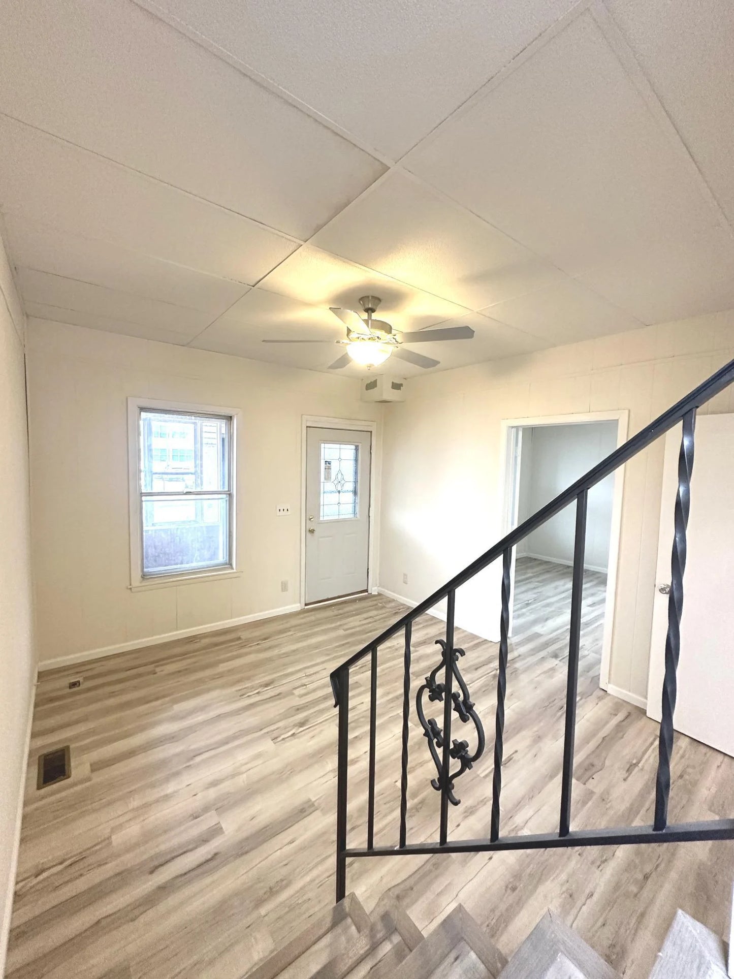 1000 Aurora Avenue, Saint Paul, MN 55104