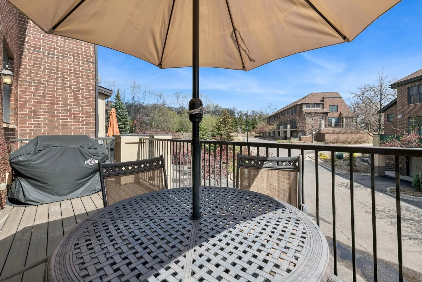 831 River Mews Court, Minneapolis, MN 55414