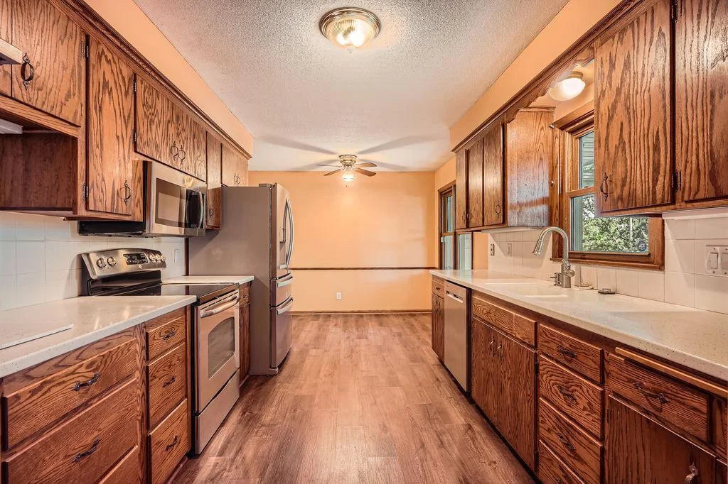 10150 Oak Shore Drive, Lakeville, MN 55044