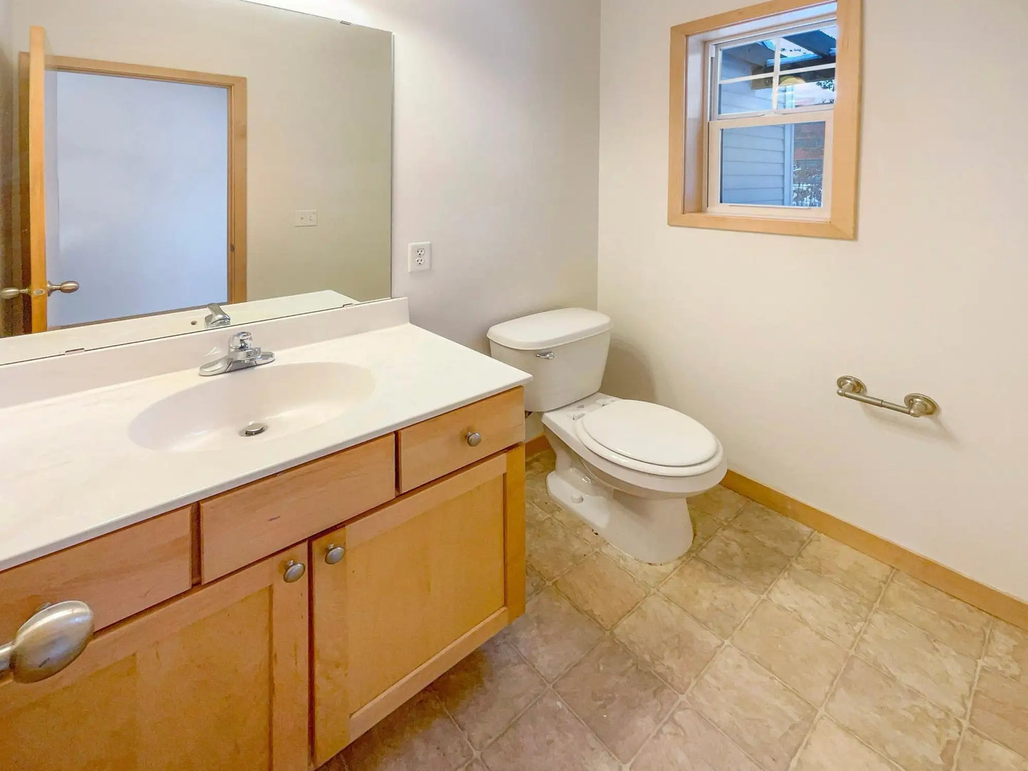 1137 Barclay Street, Saint Paul, MN 55106
