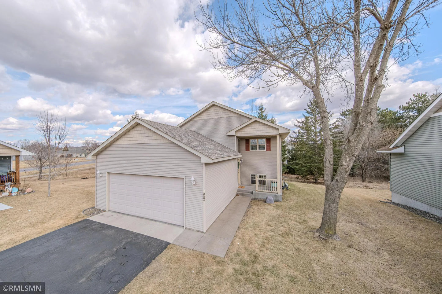 1002 Pleasant View Court, Isanti, MN 55040