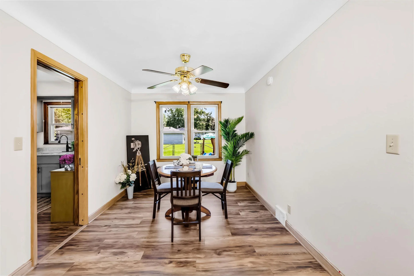 1014 Roma Avenue, Roseville, MN 55113