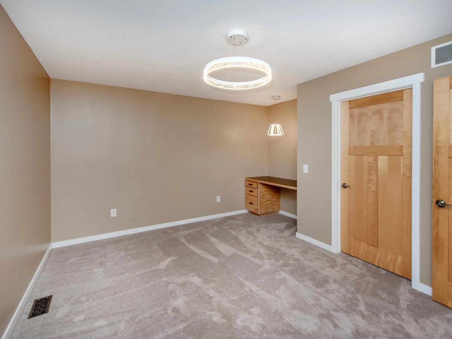 1015 Sycamore Street, Stillwater, MN 55082