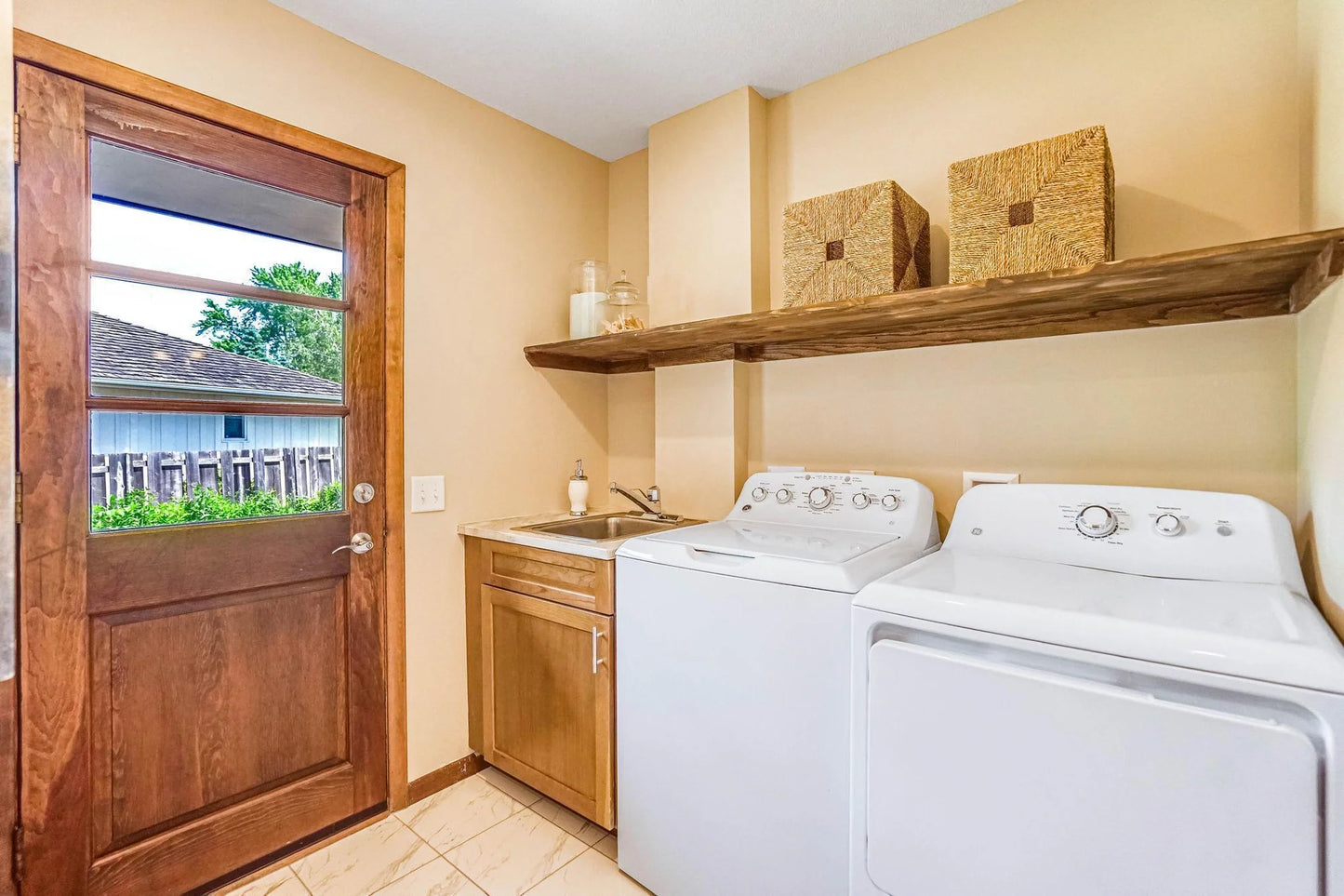 1000 Winston Circle, Mendota Heights, MN 55118