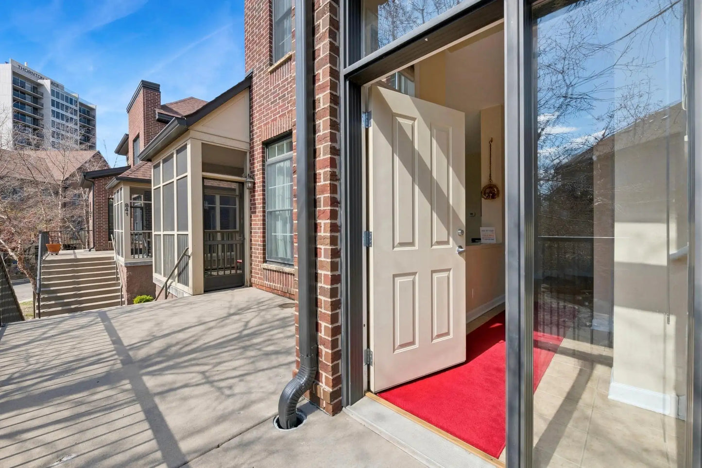 831 River Mews Court, Minneapolis, MN 55414