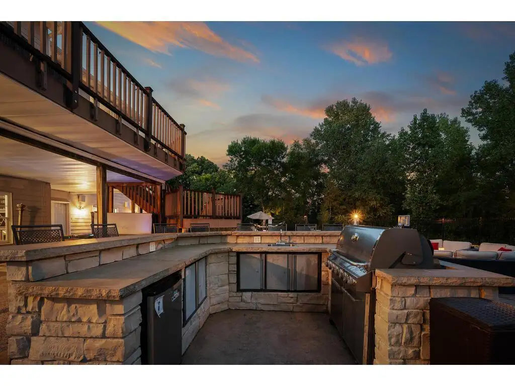 2012 Pine Ridge Drive, West Saint Paul, MN 55118