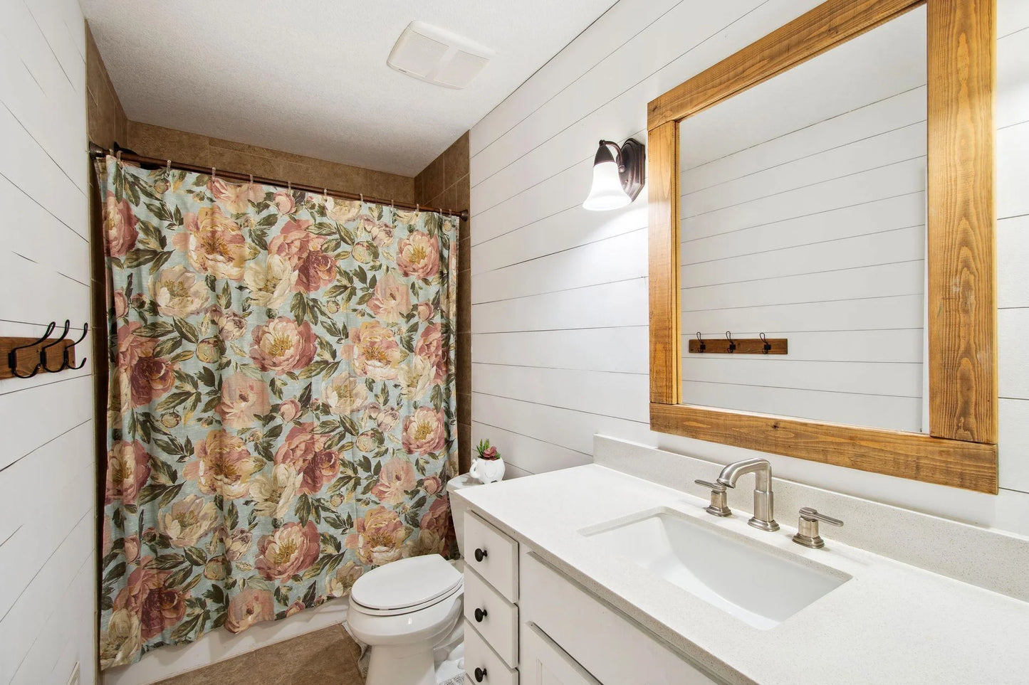 10200 Upper 205th Street, Lakeville, MN 55044