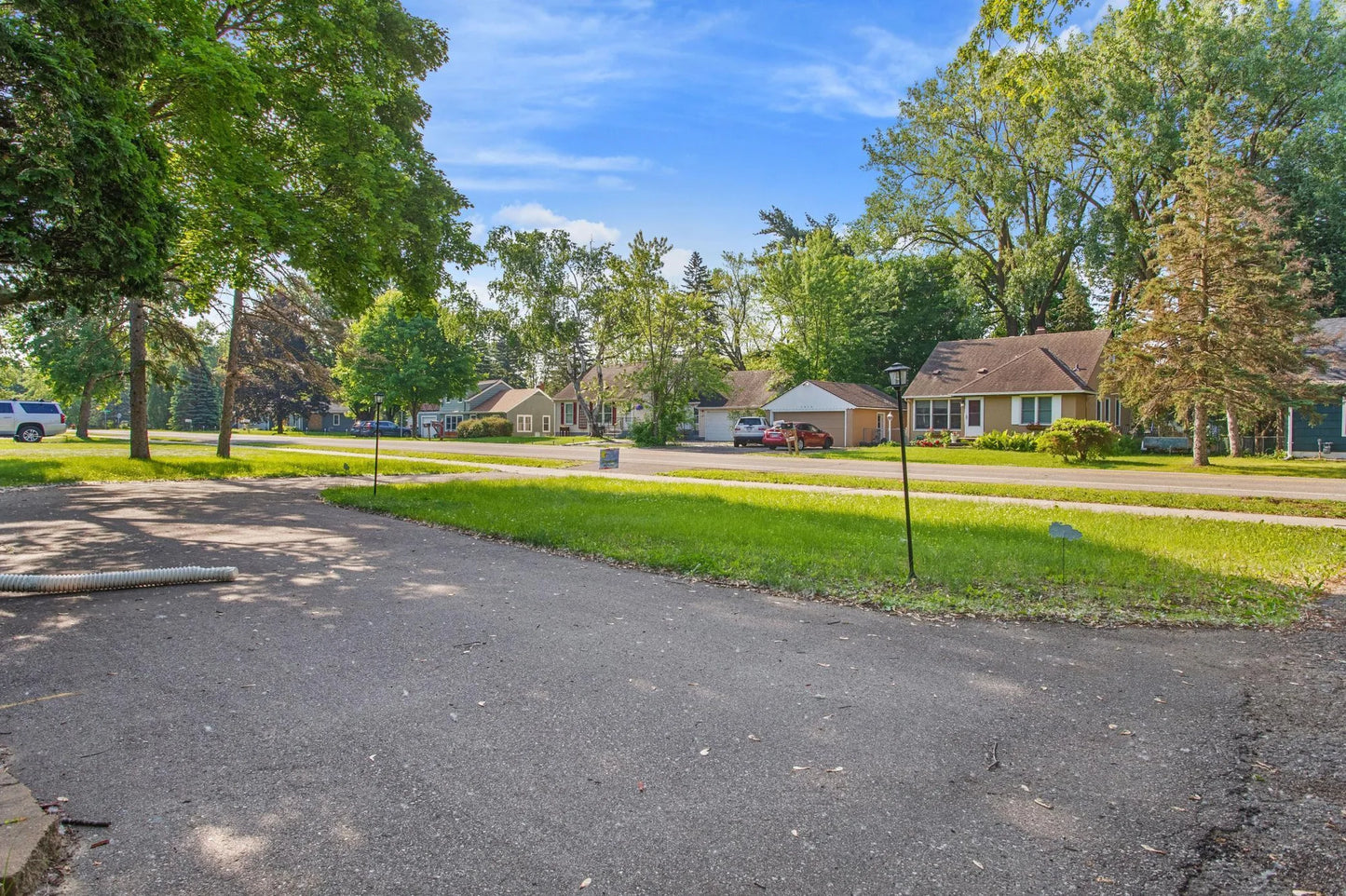 1015 County Road B2 , Roseville, MN 55113