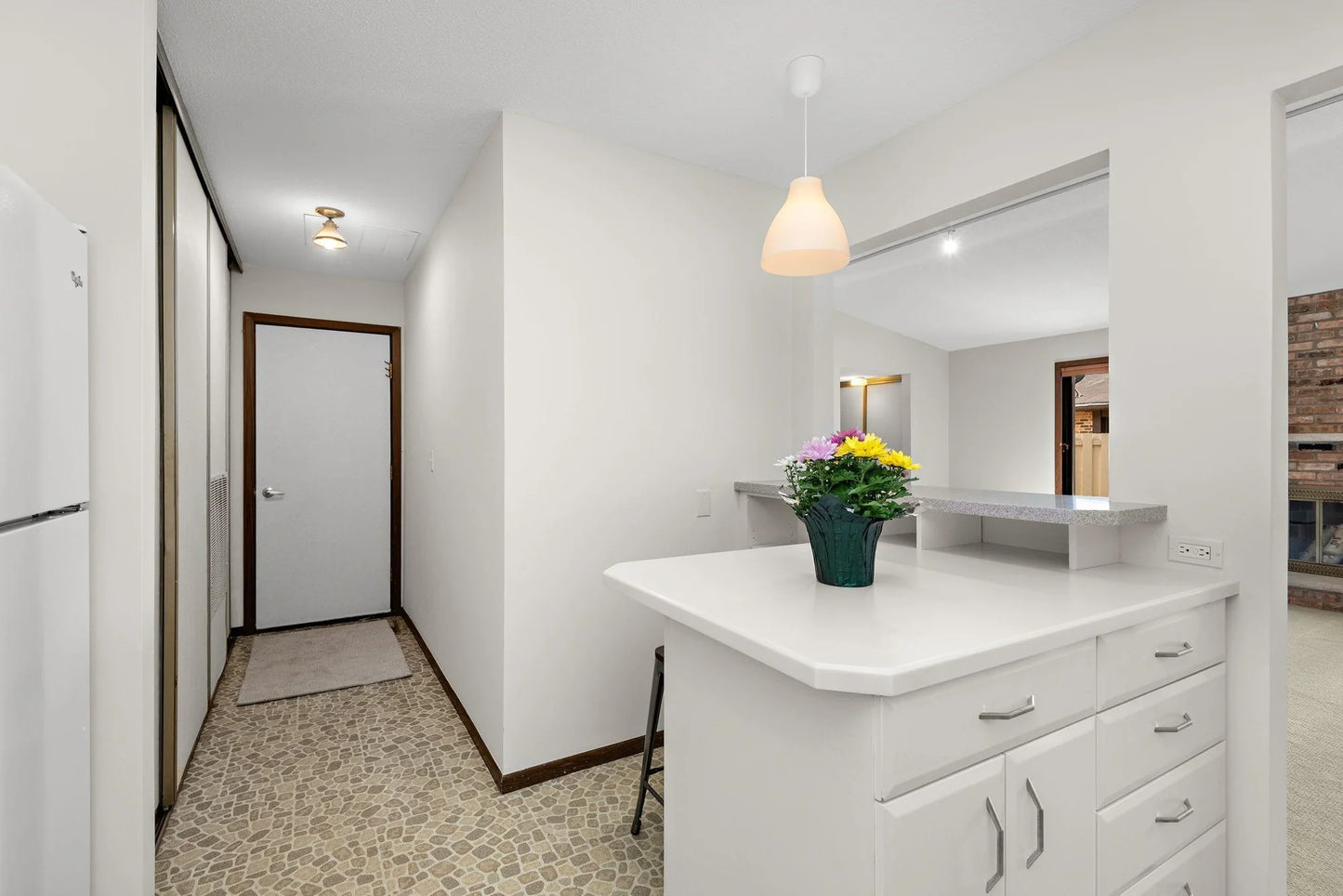 1021 Yuma Lane, Plymouth, MN 55447