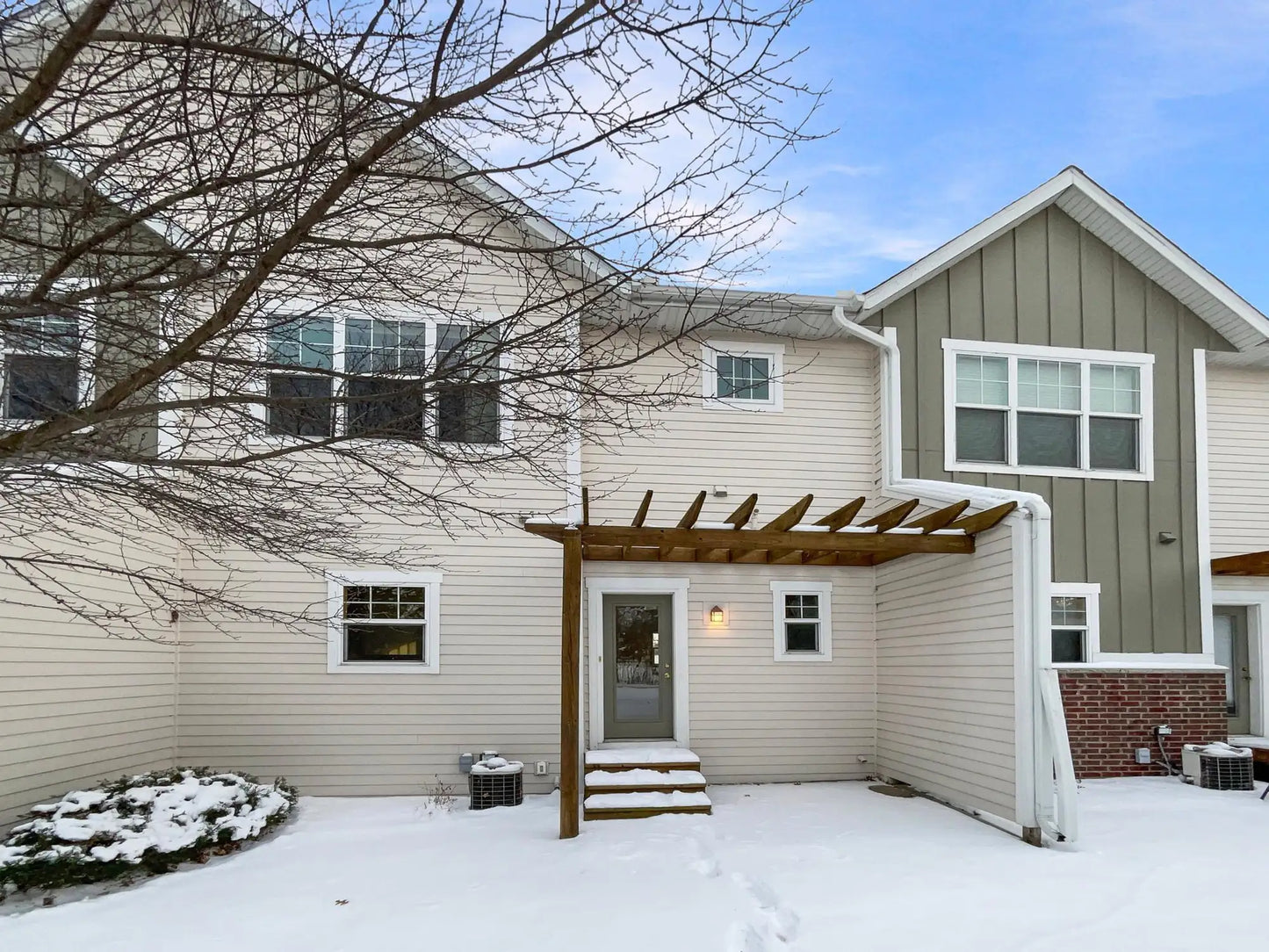 1137 Barclay Street, Saint Paul, MN 55106