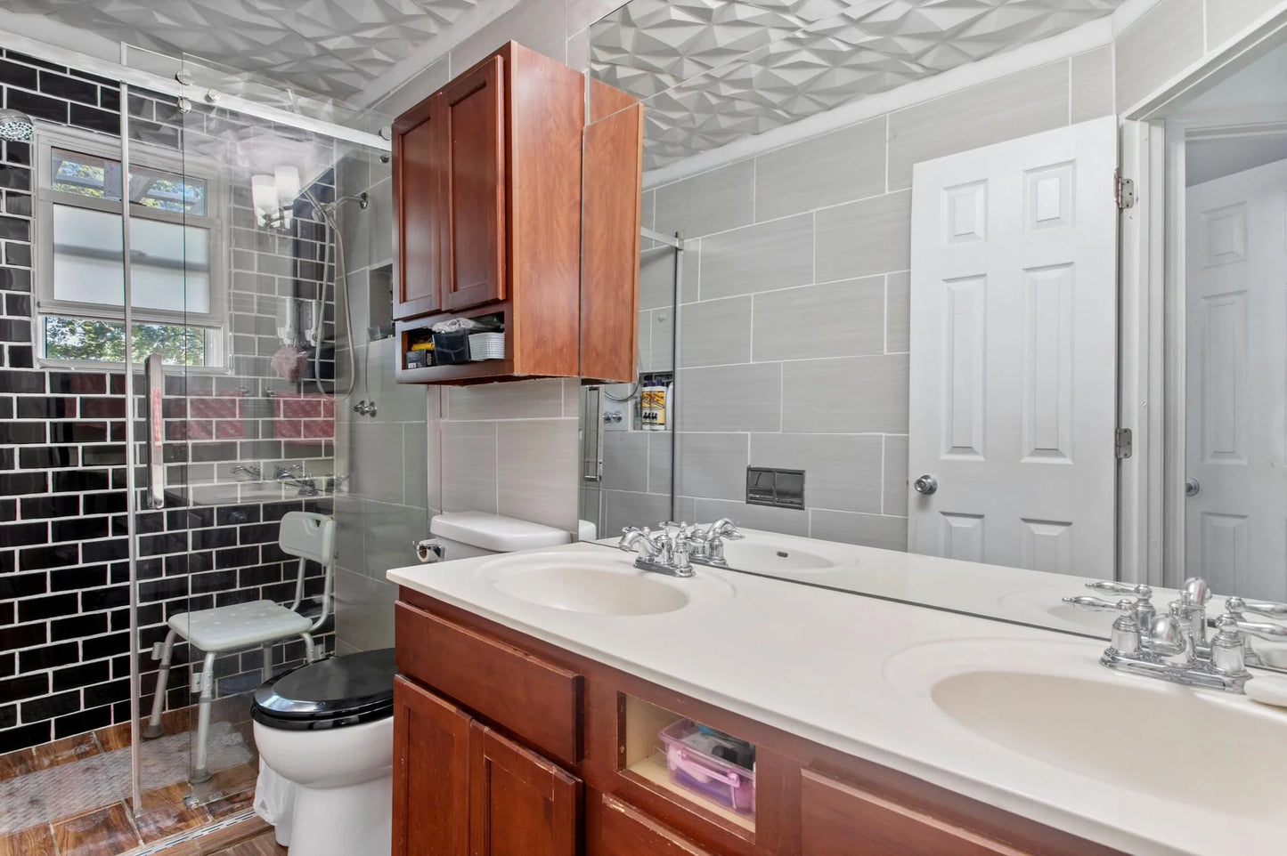 1015 County Road B2 , Roseville, MN 55113