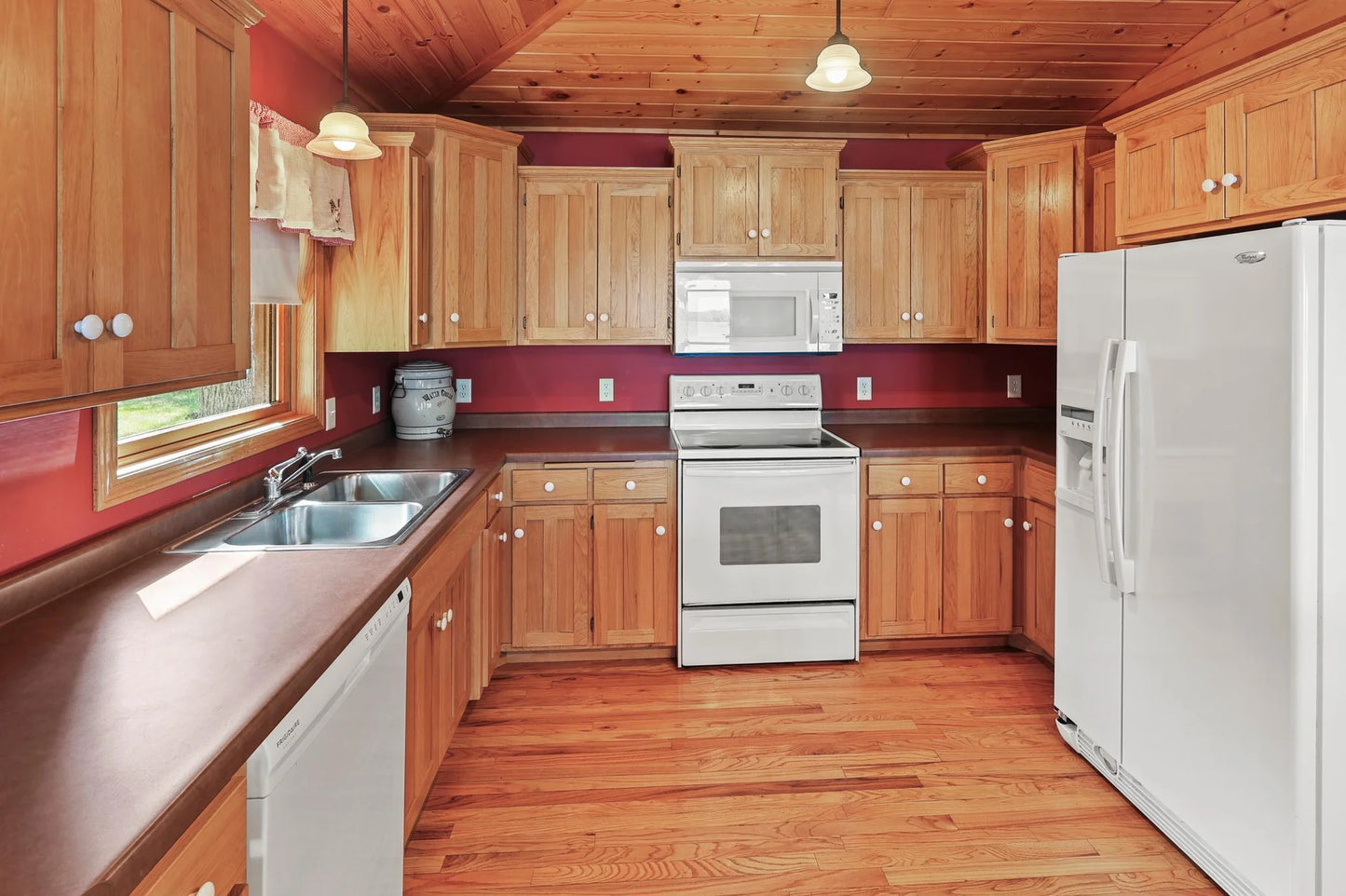 10209 & 10215 Amery Avenue, Silver Creek Twp, MN 55362