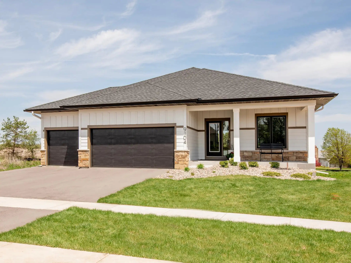 6228 Jarvis Avenue, Cottage Grove, MN 55016