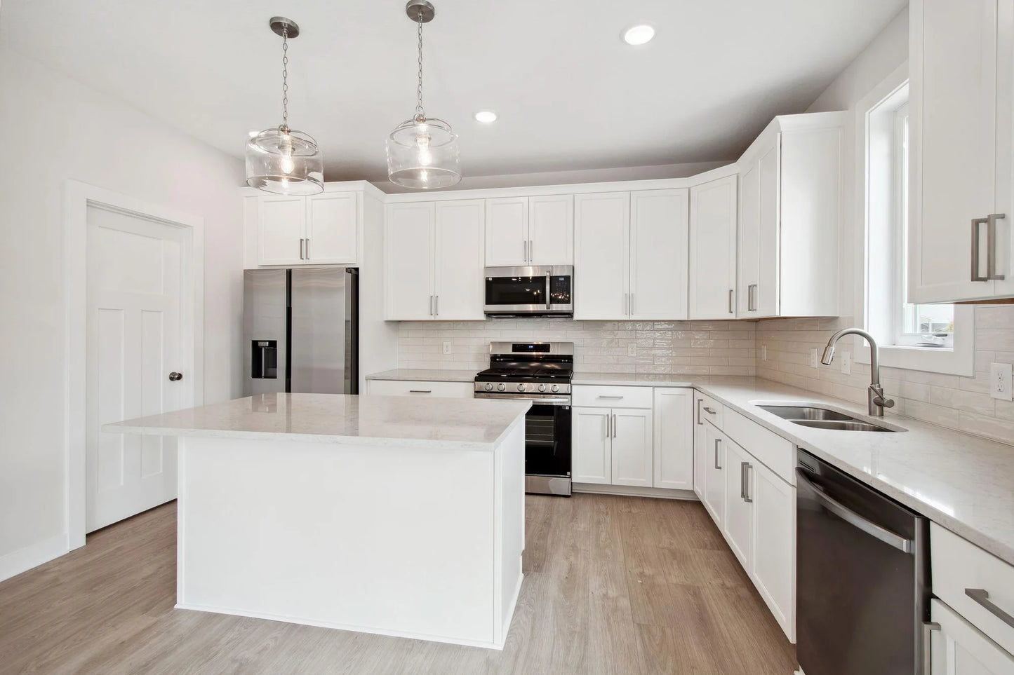 10124 Arrowwood Trail, Woodbury, MN 55129