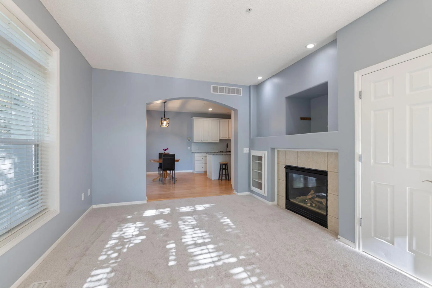10100 Bridgehill Terrace, Eden Prairie, MN 55347