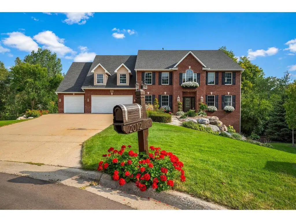 2012 Pine Ridge Drive, West Saint Paul, MN 55118