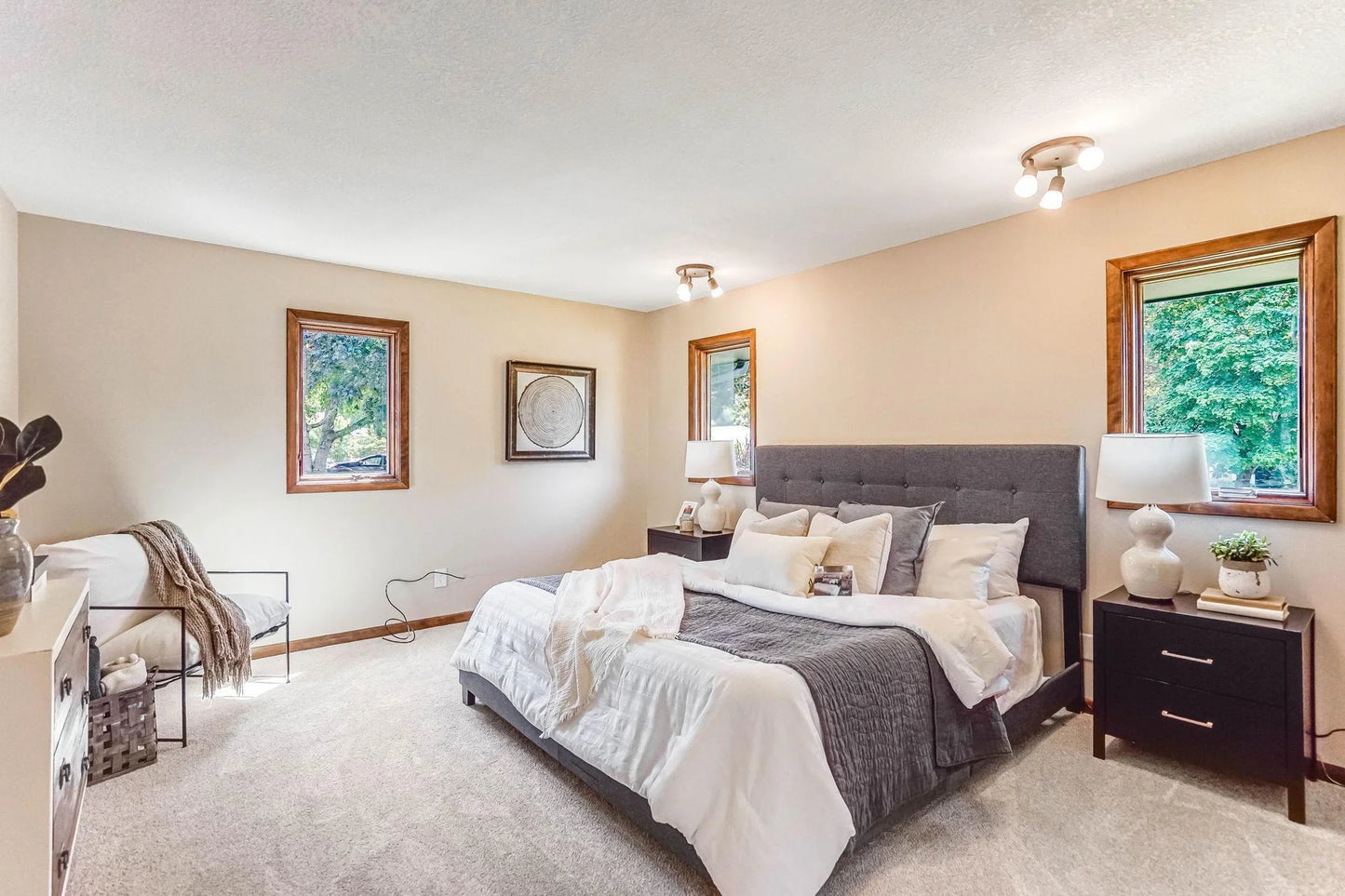 1000 Winston Circle, Mendota Heights, MN 55118