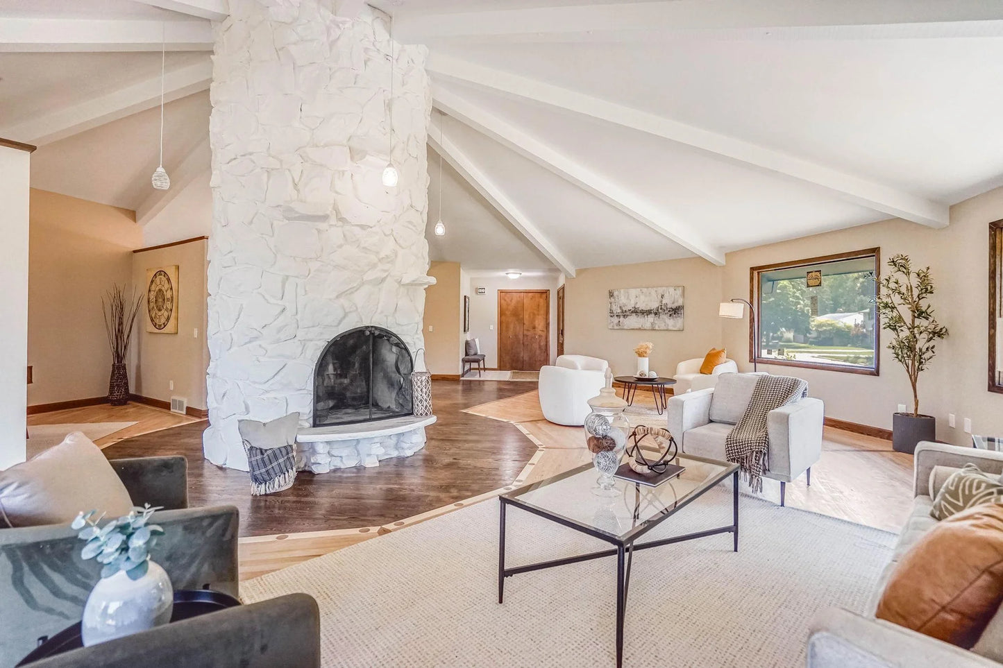 1000 Winston Circle, Mendota Heights, MN 55118