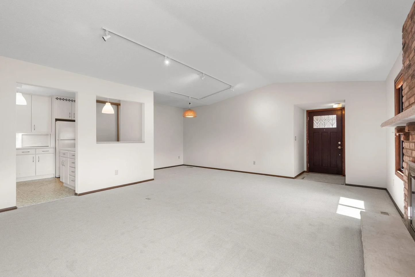 1021 Yuma Lane, Plymouth, MN 55447