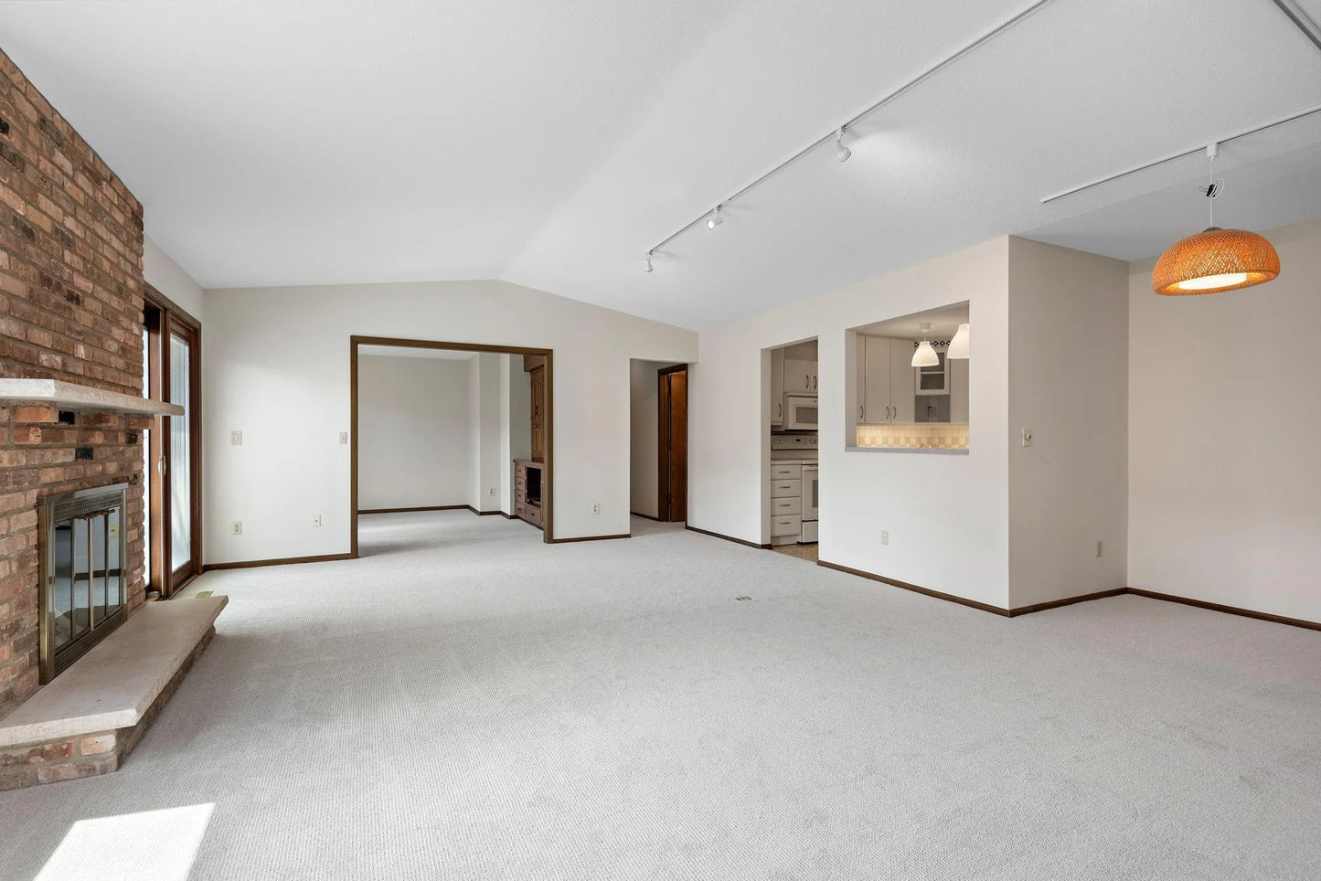 1021 Yuma Lane, Plymouth, MN 55447