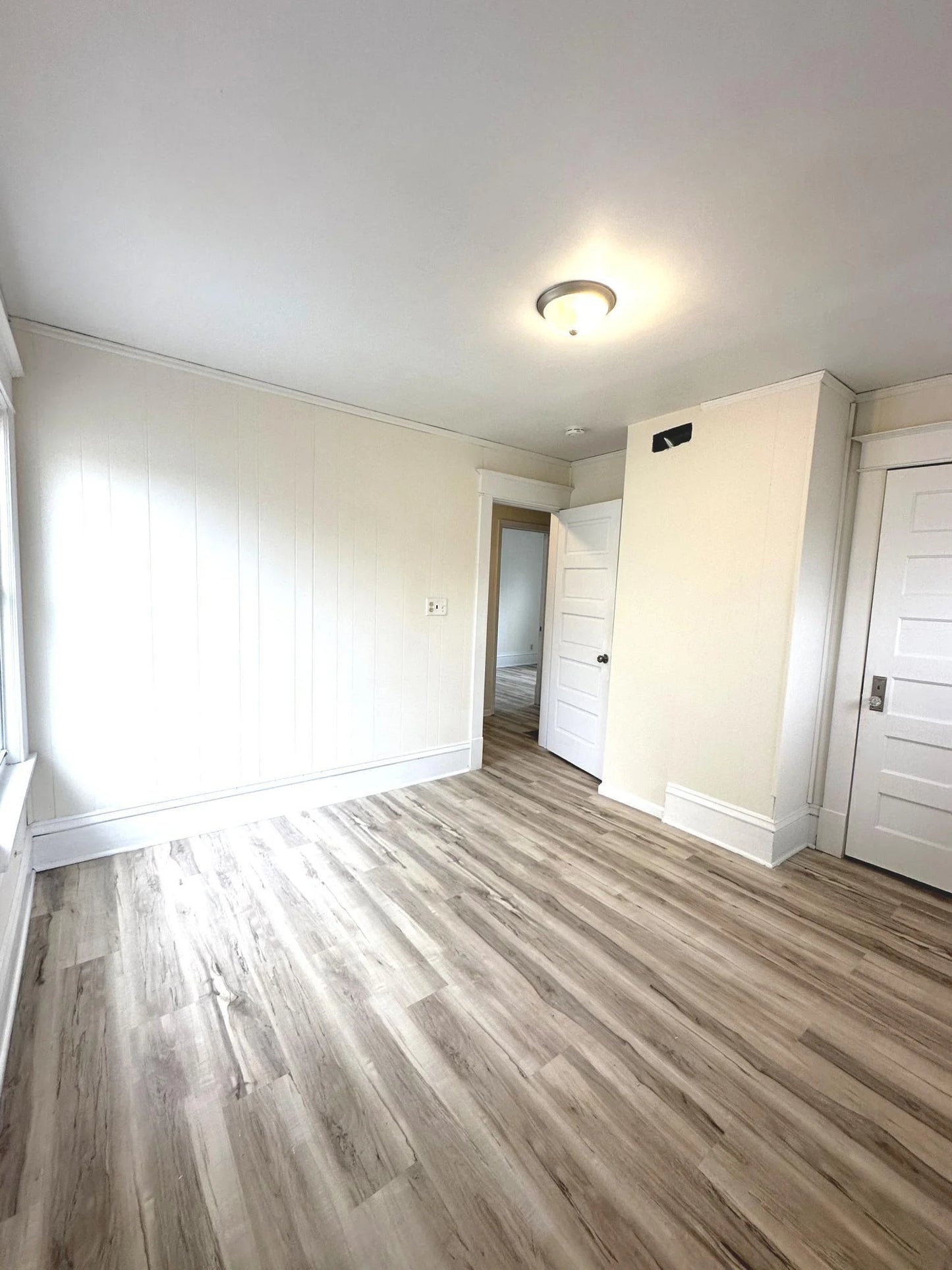 1000 Aurora Avenue, Saint Paul, MN 55104