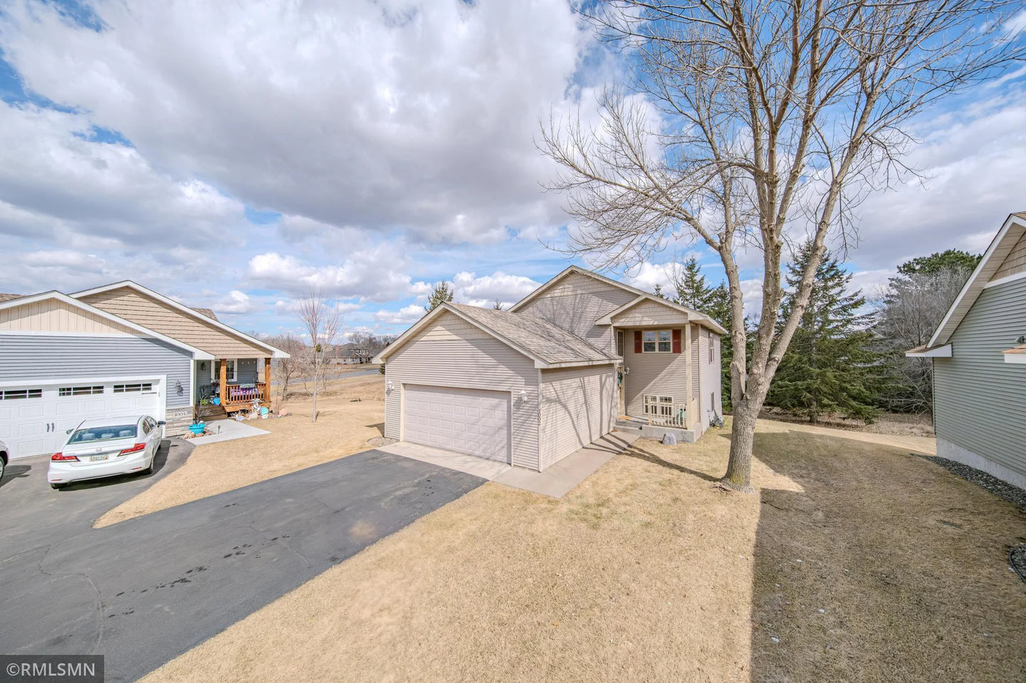 1002 Pleasant View Court, Isanti, MN 55040
