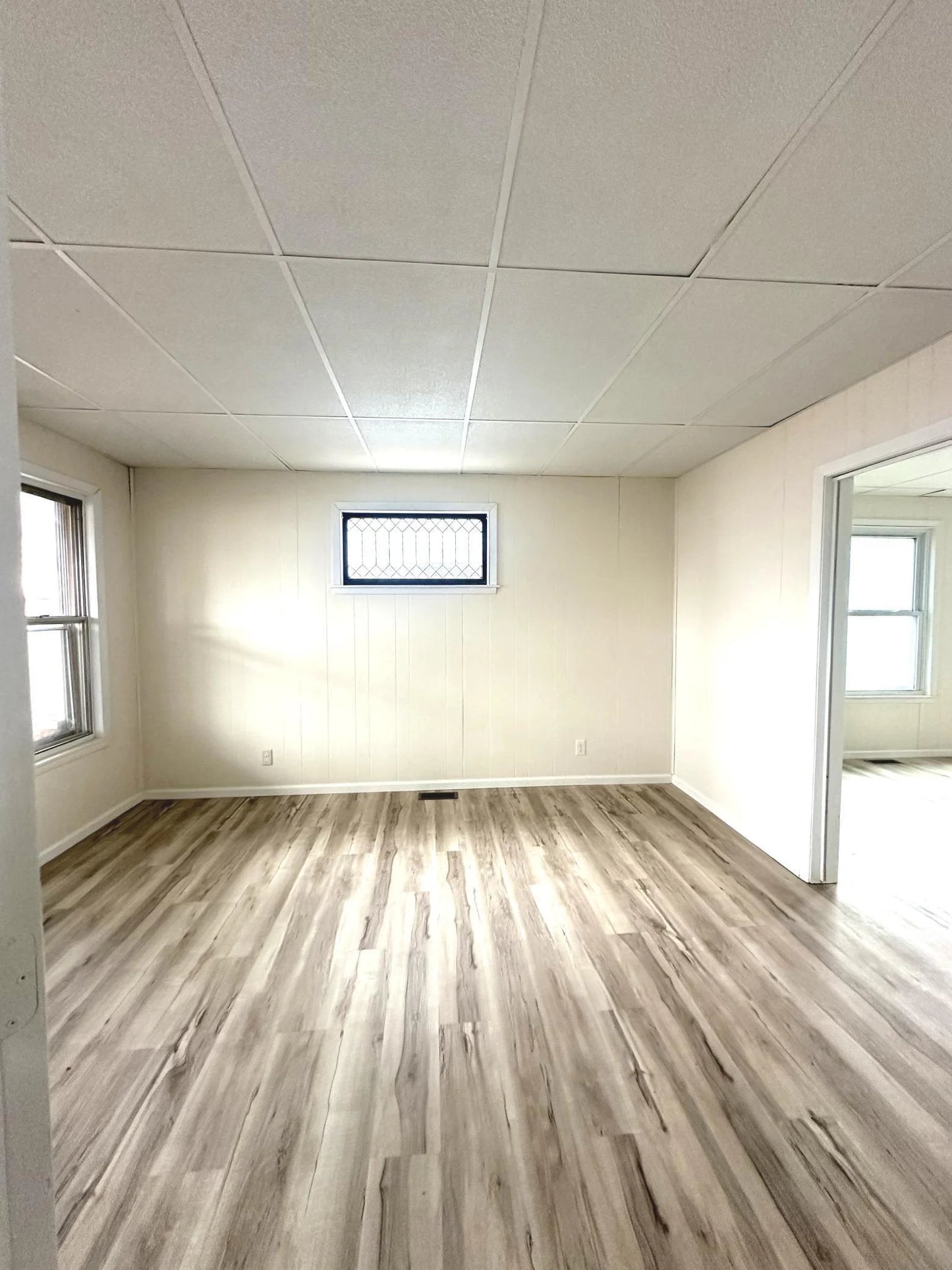 1000 Aurora Avenue, Saint Paul, MN 55104