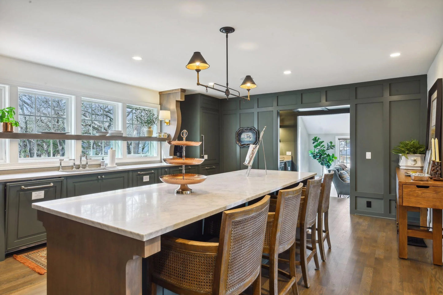 10 Saint Albans Road, Hopkins, MN 55305
