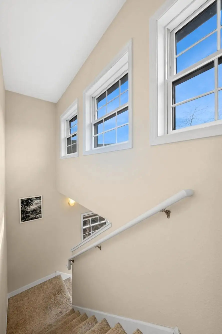 831 River Mews Court, Minneapolis, MN 55414