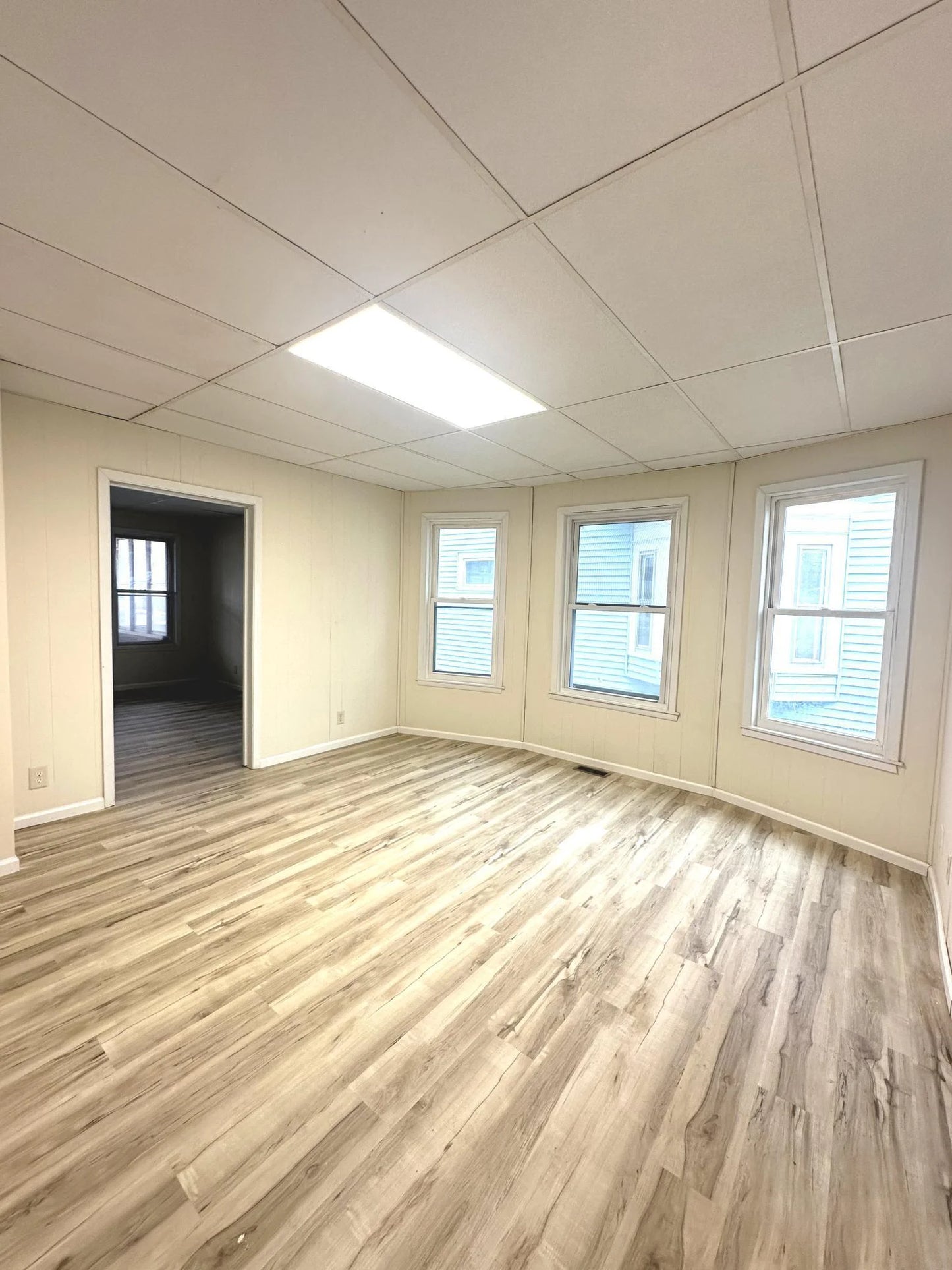 1000 Aurora Avenue, Saint Paul, MN 55104