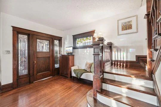 1009 Grand Avenue, Saint Paul, MN 55105