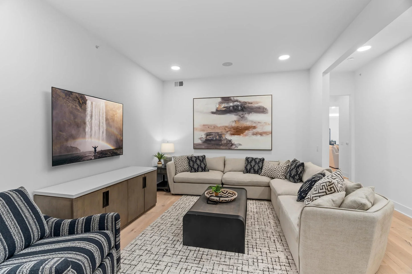 1 Hill Farm Road, North Oaks, MN 55127