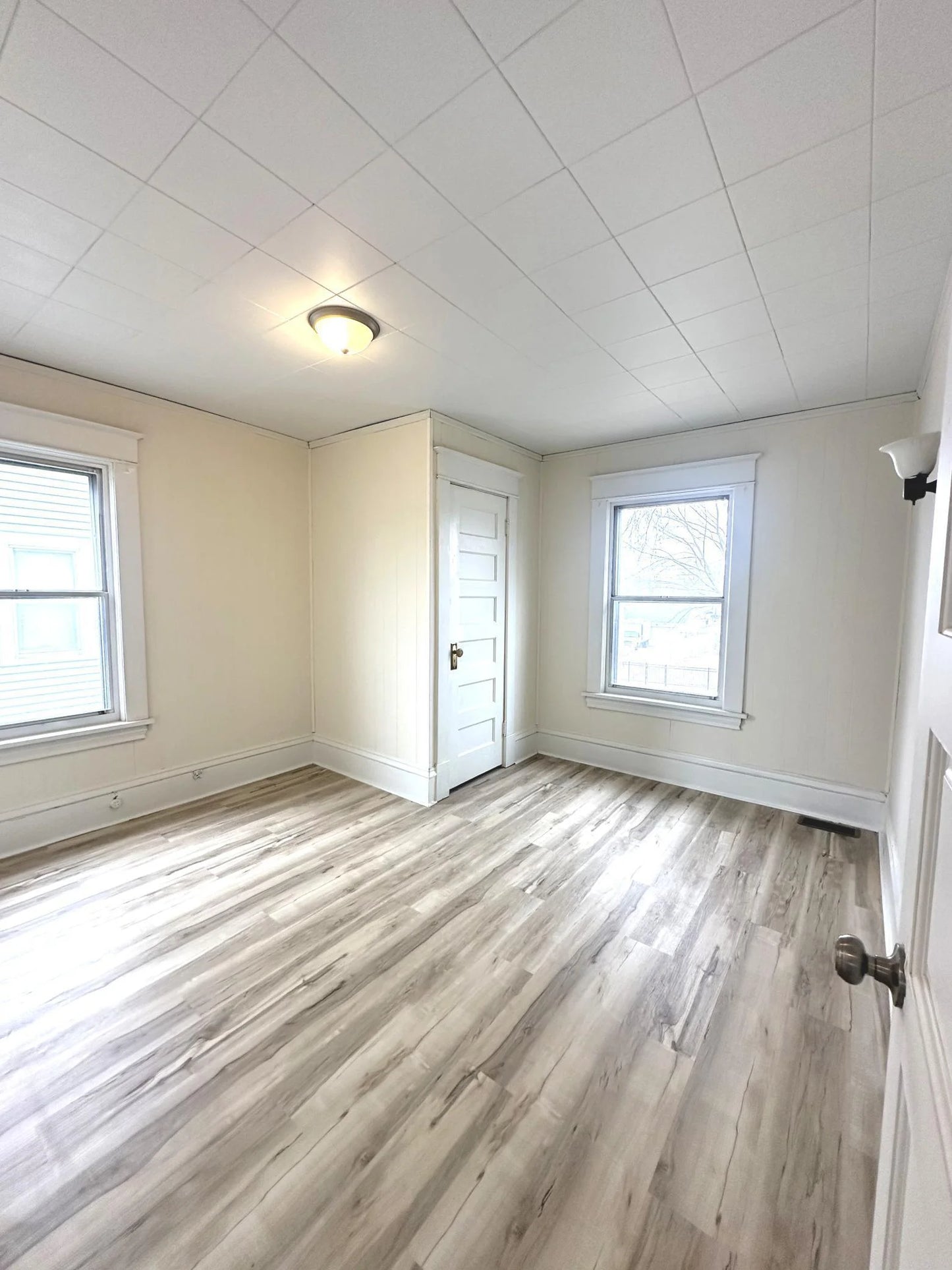 1000 Aurora Avenue, Saint Paul, MN 55104