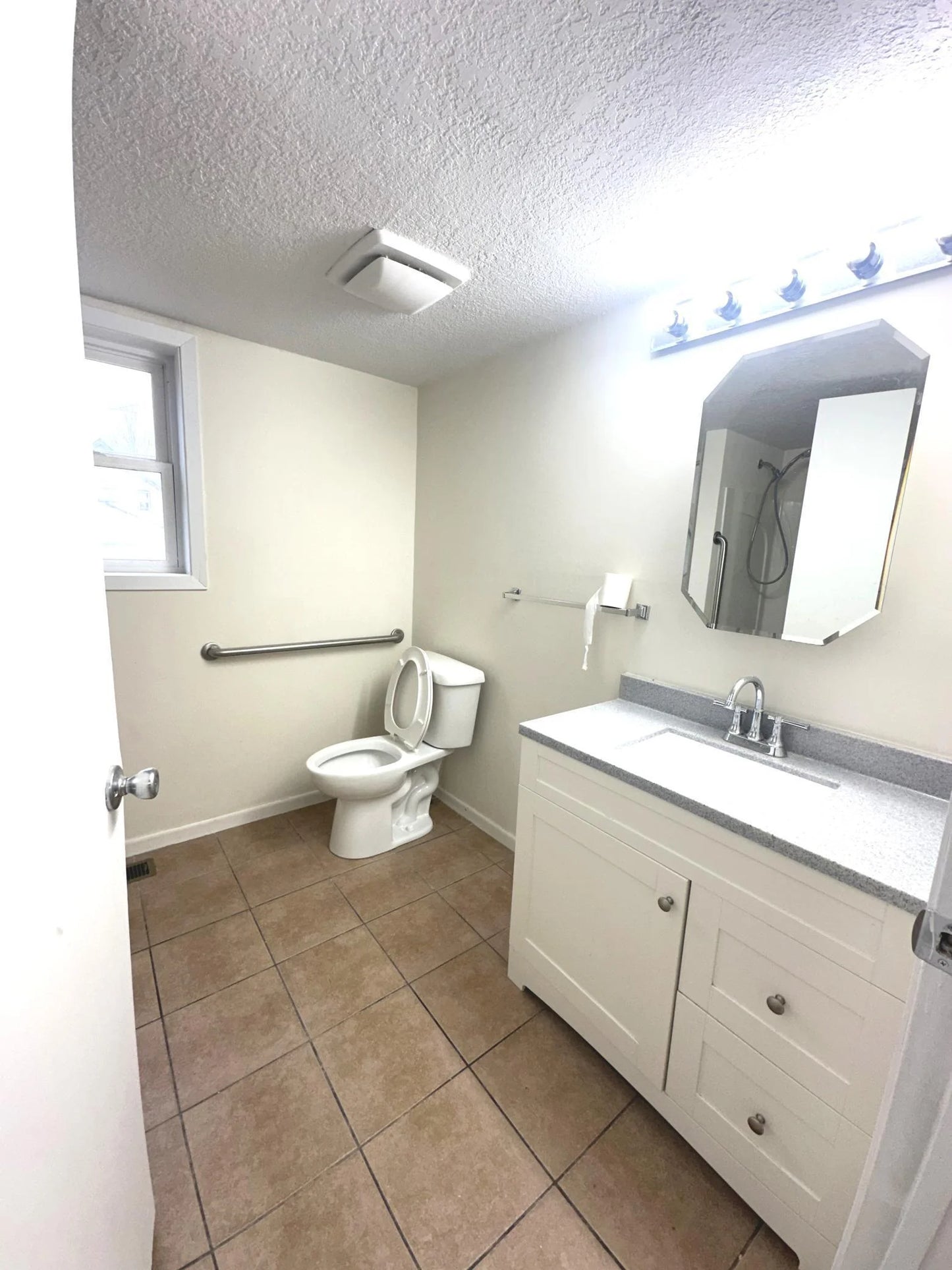 1000 Aurora Avenue, Saint Paul, MN 55104