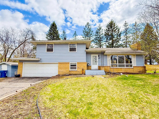 1014 Sunnyview Lane, Minnetonka, MN 55305