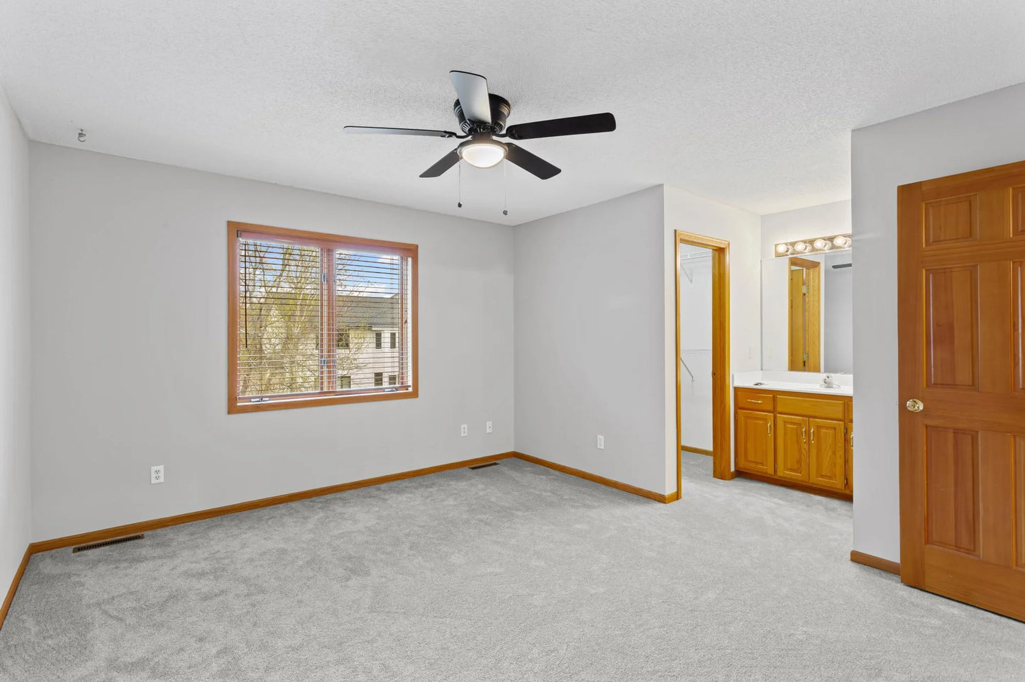 10035 Gristmill Ridge, Eden Prairie, MN 55347