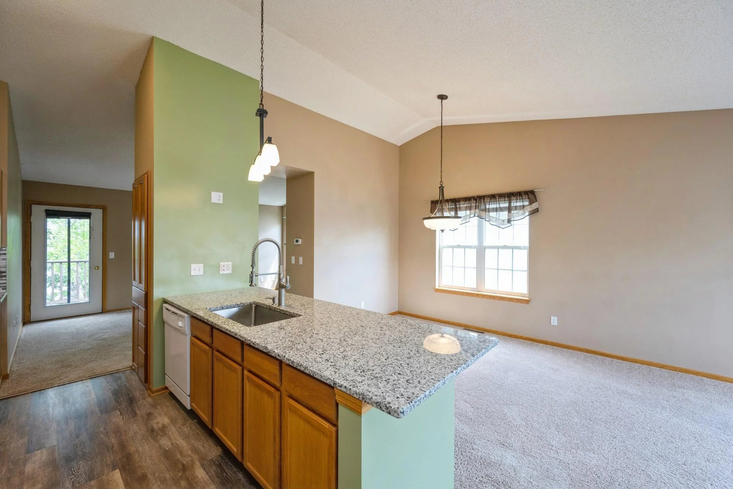 1005 Providence Drive, Shakopee, MN 55379