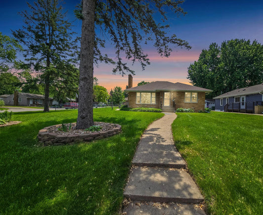 1014 Roma Avenue, Roseville, MN 55113