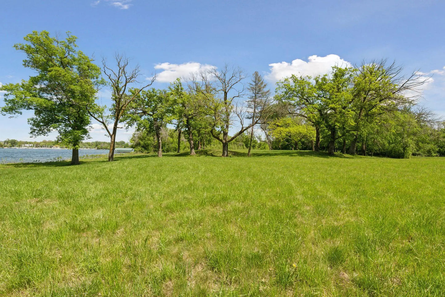 555 Bushaway Road, Wayzata, MN 55391