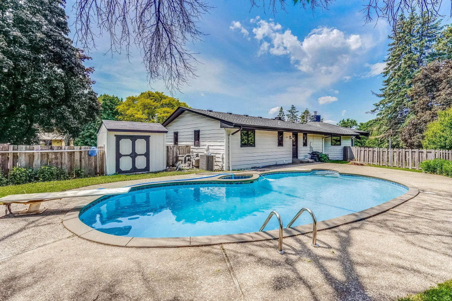 1000 Winston Circle, Mendota Heights, MN 55118