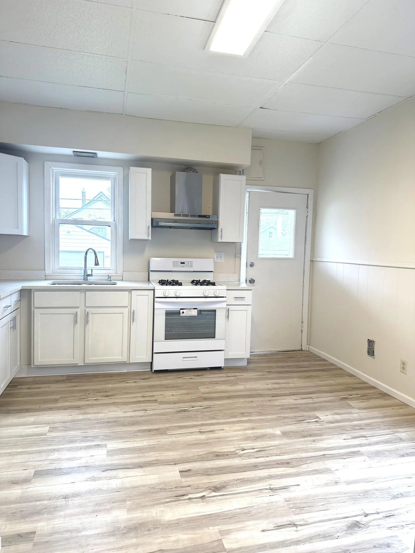 1000 Aurora Avenue, Saint Paul, MN 55104
